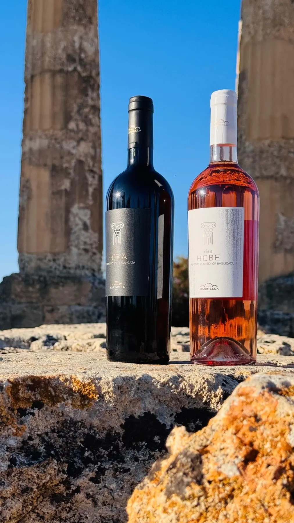 dea Hera and dea Hebe bottles between the columns of the Temple of Hera in Basilicata
